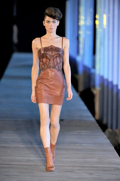 Look 38